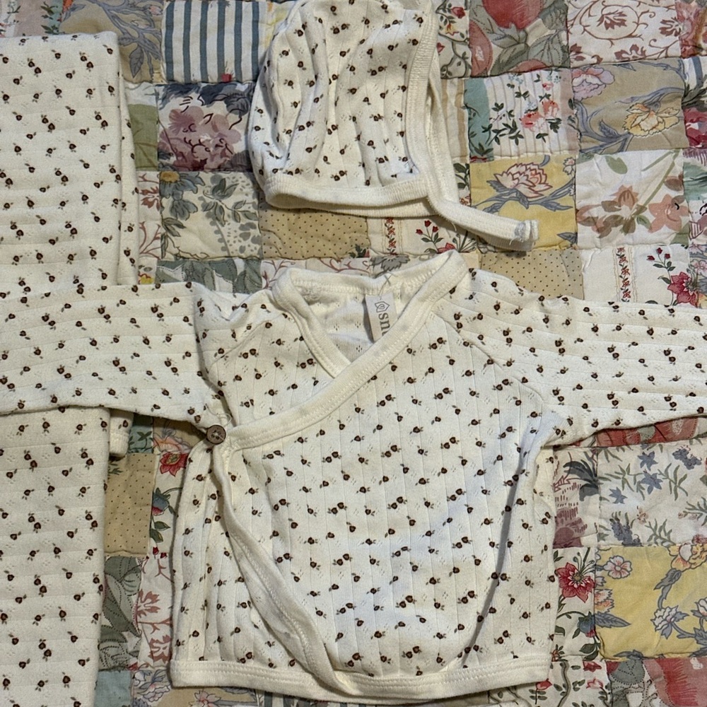 4 piece matching floral pointelle ribbed set - Picture 3 of 9